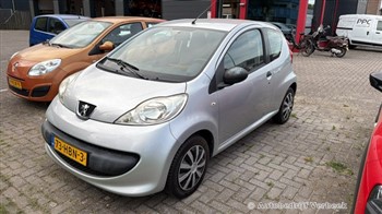 Peugeot 107 1.0-12V XR